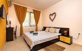 Central Flat - Old Town & Kapana